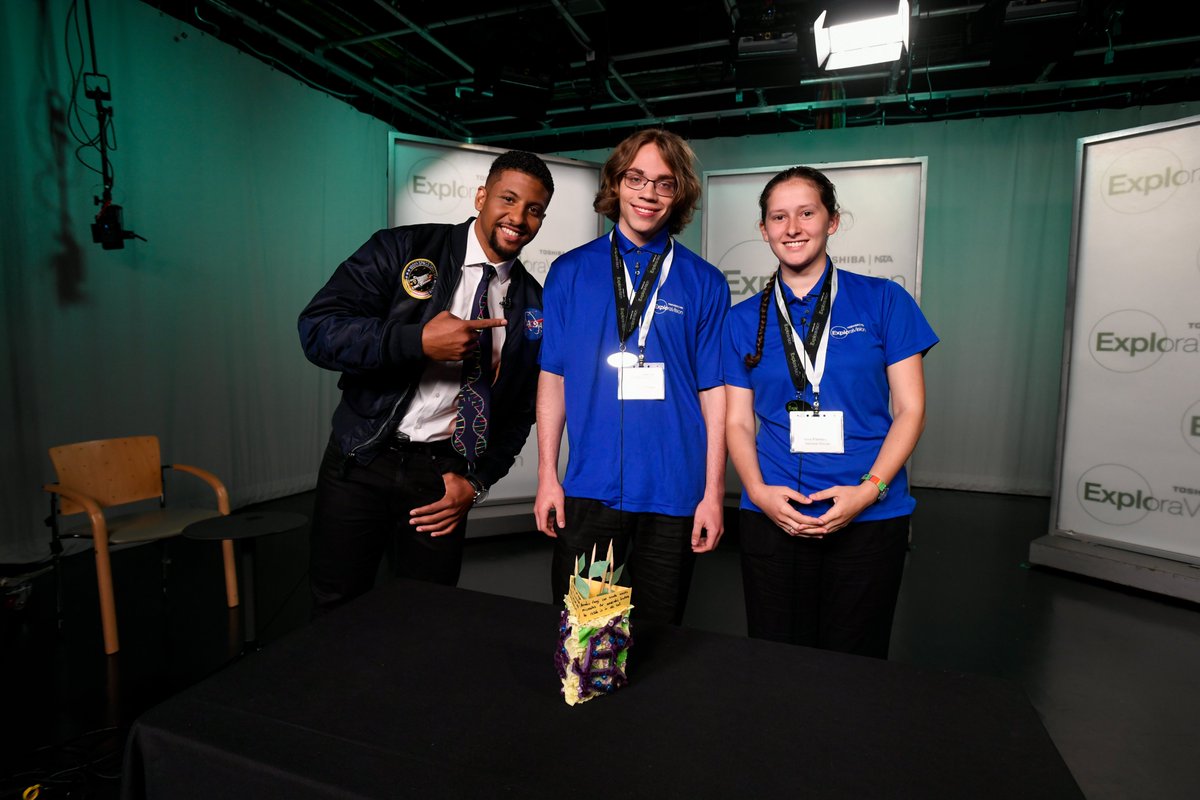ToshibaAmerica's tweet photo. How was your weekend? #ExploraVision national winners had a blast in Washington, D.C.! @ConnetquotCSD @bronx_science @ASMSDragons https://t.co/j7HVnogon3