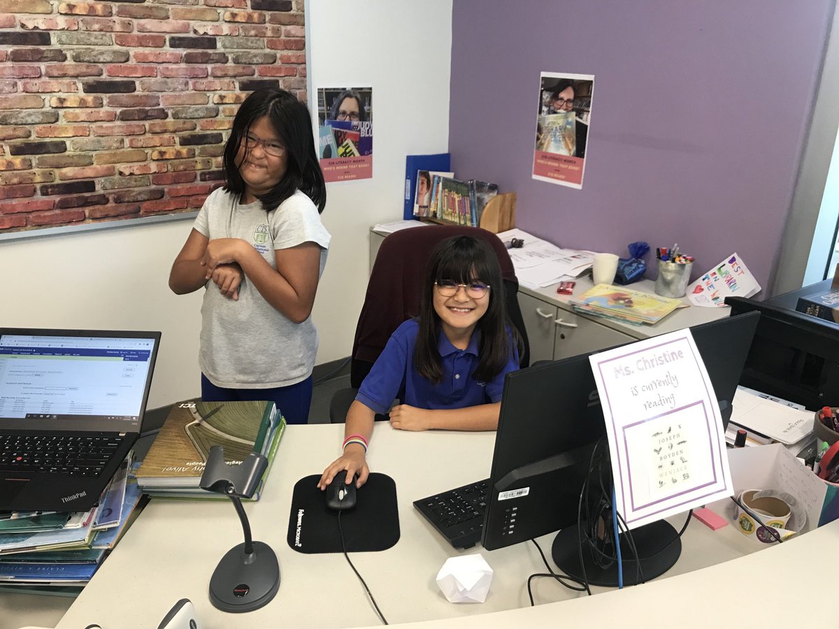 Future librarians ready to take over 😄 ⁦@cis_library⁩ #cisinspires