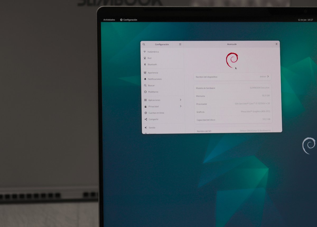 slimbook's tweet photo. Pruebas con #Debian en Executive 14 ¿Sabes qué versión es? 🙌😉
#linux #opensurce #bookworm https://t.co/oKzgFsYhPw
