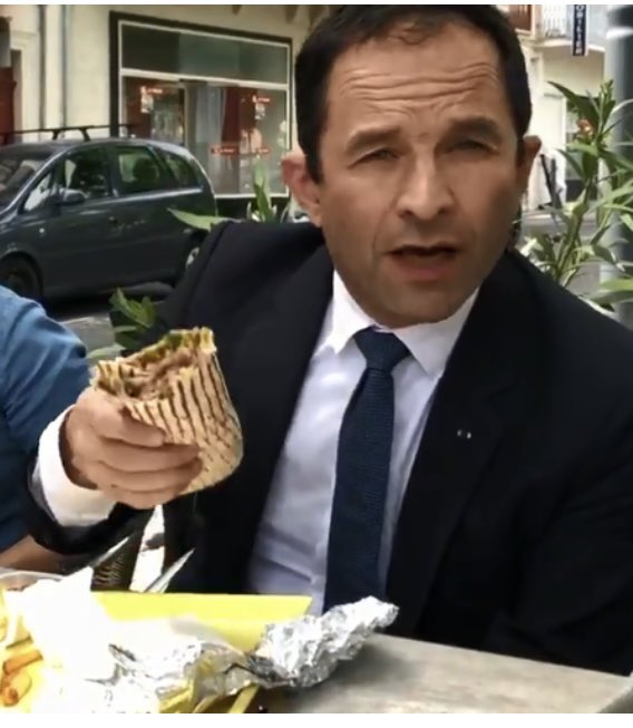 francescazimut's tweet photo. 🔴 Oh pétard, revoilà le roi du Kebab 🥙 ❗️
Bah égal à lui-même cet islamopithèque….🤷🏻‍♀️ https://t.co/97eJwDmR7z