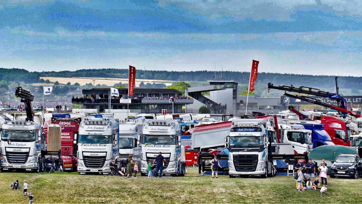If you love trucks like us, you're going to love convoy in the park.

Image source @doningtonpark

#truckhire #trucklove #convoyintheparkdonnington #convoyinthepark #convoyinthepark2023 #convoyinthepark23 #truckracinguk
