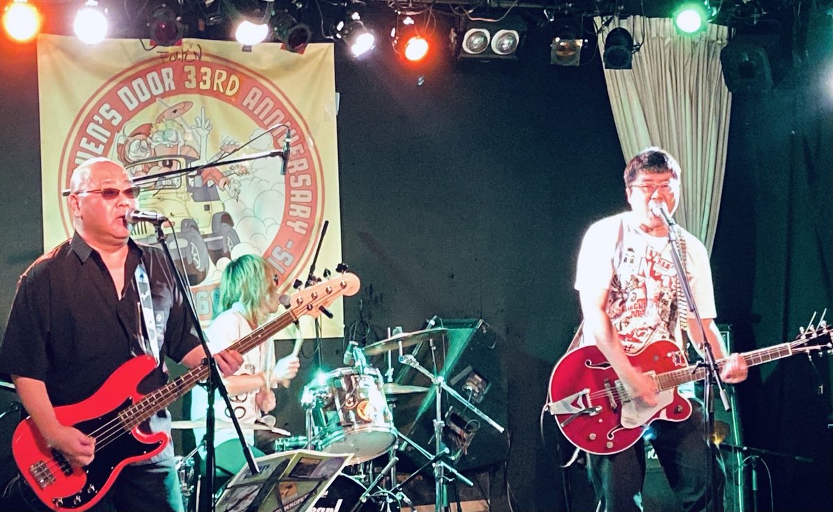 roudousyabanzai's tweet photo. 6月12日
三軒茶屋ヘブンズドア
思いがけない感情
よくできました。
耳キーンです。
1.労働者バンザイ
2.小便禁止
3.洗濯機
4.君と別れたい
5.東京の空
6.パンクオールウェイズ（ラフィンノーズのカバー）
7.日曜日 https://t.co/j1FuoaV9vV