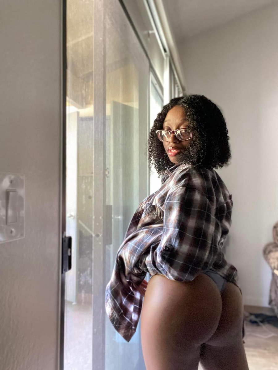 JoyforJayla's tweet photo. wet curls and a fat ass fave combo 🥵 https://t.co/zaEjIEewqZ