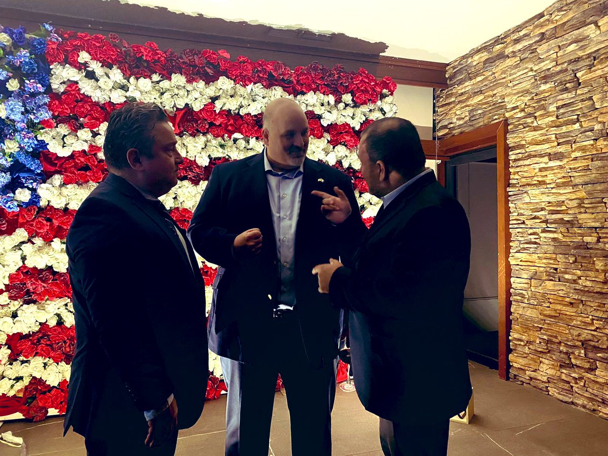 AvelinoCastro6's tweet photo. Honrado de haber sido parte de la celebración del 274 aniversario de la Independencia de los Estados Unidos. Muchas gracias al Cónsul General Ken Roy y a su esposa Yordanka, por la invitación a este importante evento que une a dos países hermanos.
@USConsuladoHer https://t.co/VuNMTtAkv8