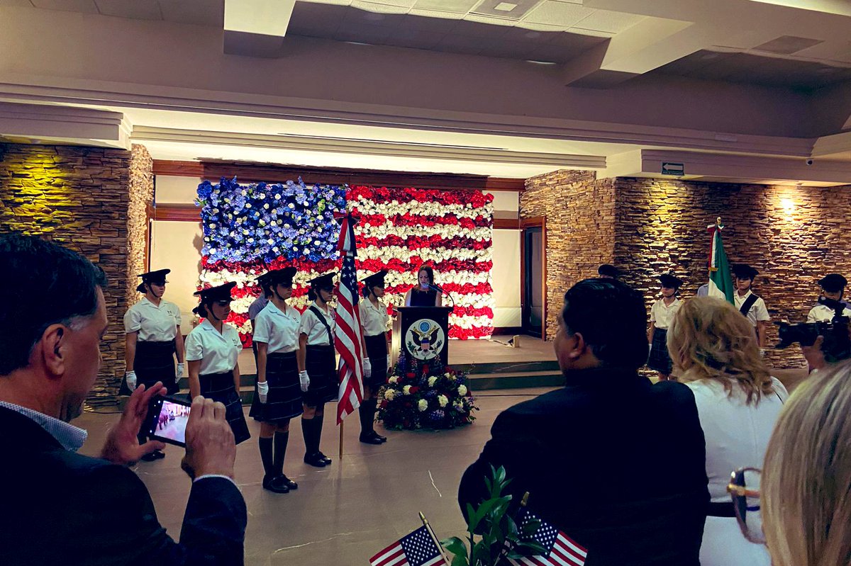 AvelinoCastro6's tweet photo. Honrado de haber sido parte de la celebración del 274 aniversario de la Independencia de los Estados Unidos. Muchas gracias al Cónsul General Ken Roy y a su esposa Yordanka, por la invitación a este importante evento que une a dos países hermanos.
@USConsuladoHer https://t.co/VuNMTtAkv8