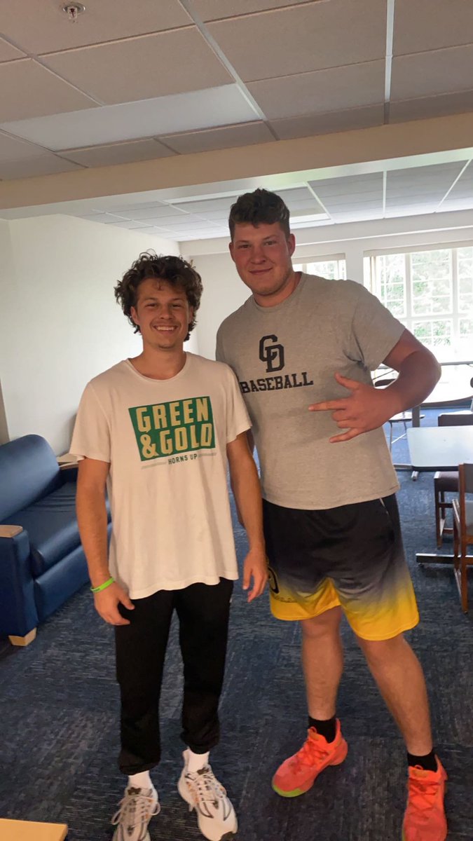 CDerry_33's tweet photo. @B_P_B_2 it was nice meeting you https://t.co/gABt9nQHDI