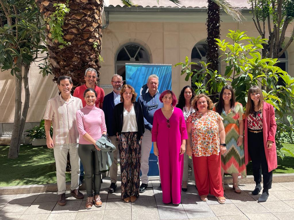 𝗔𝗦𝗔𝗠𝗕𝗟𝗘𝗔 𝗚𝗘𝗡𝗘𝗥𝗔𝗟 𝗢𝗥𝗗𝗜𝗡𝗔𝗥𝗜𝗔 𝗬 𝗘𝗫𝗧𝗥𝗔𝗢𝗥𝗗𝗜𝗡𝗔𝗥𝗜𝗔 𝗗𝗘 𝗦𝗘𝗠𝗘𝗚

➡️ Marta Neira Álvarez sustituye a Cristina Alonso Bouzón en la presidencia de #SEMEG

📝 semeg.es/semeg-instituc…

#SomosSEMEG 💙