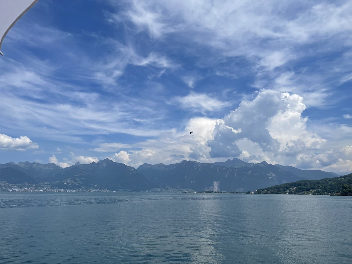 Swiss_Cathy's tweet photo. Bon début de soirée 👋🏼🙂
#Léman #lac #StGingolph #Valais https://t.co/6C6F7mrU4n