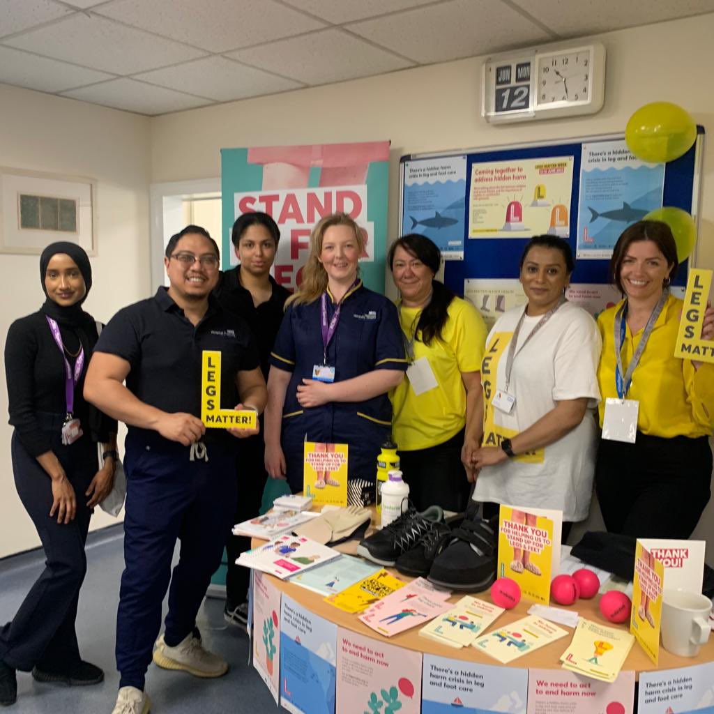 foothealthhuh's tweet photo. Many thanks to @nzfran88_fran and our own @mornapod for the start of #legsmatterweek and their great stand 🎉

Great training sessions for our podiatrists and TVN colleagues and amazing information stand for our patients!  @AccelerateCIC @NHSHomerton @RoyColPod 

🦵 🦵🏻🦵🏽🦵🏿🦵🏼🦵🏾 https://t.co/1cN39e2Itc