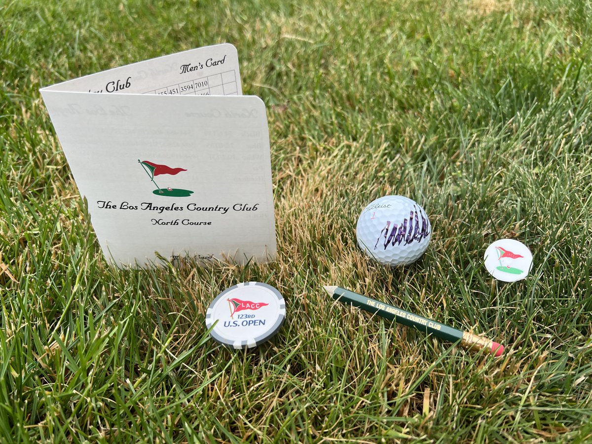 PGAPappas's tweet image. 🚨 PGAPappas US Open / Father’s Day GIVEAWAY 1 🚨 

🔥 Defending Champion Matt Fitzpatrick Signed Titleist Pro V1x Ball (ball he uses), LACC pencil and ball marker, and LACC 123rd US Open poker chip. 👀 #USOpen 🇺🇸

To enter: 
✅ Retweet
✅ Follow @PGAPappas and @usopengolf