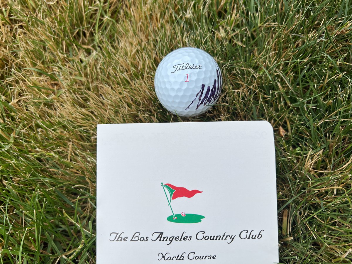 PGAPappas's tweet image. 🚨 PGAPappas US Open / Father’s Day GIVEAWAY 1 🚨 

🔥 Defending Champion Matt Fitzpatrick Signed Titleist Pro V1x Ball (ball he uses), LACC pencil and ball marker, and LACC 123rd US Open poker chip. 👀 #USOpen 🇺🇸

To enter: 
✅ Retweet
✅ Follow @PGAPappas and @usopengolf