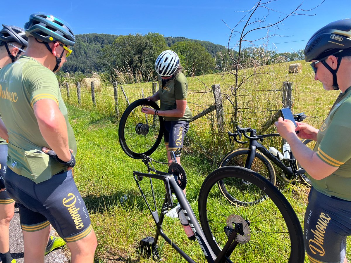 WCWergea's tweet image. Heerlijke 1e dag gehad, zoals gewoon met onze reisjes is het wederom prachtig weer. 1e lekke band was eens een keer niet voor George.