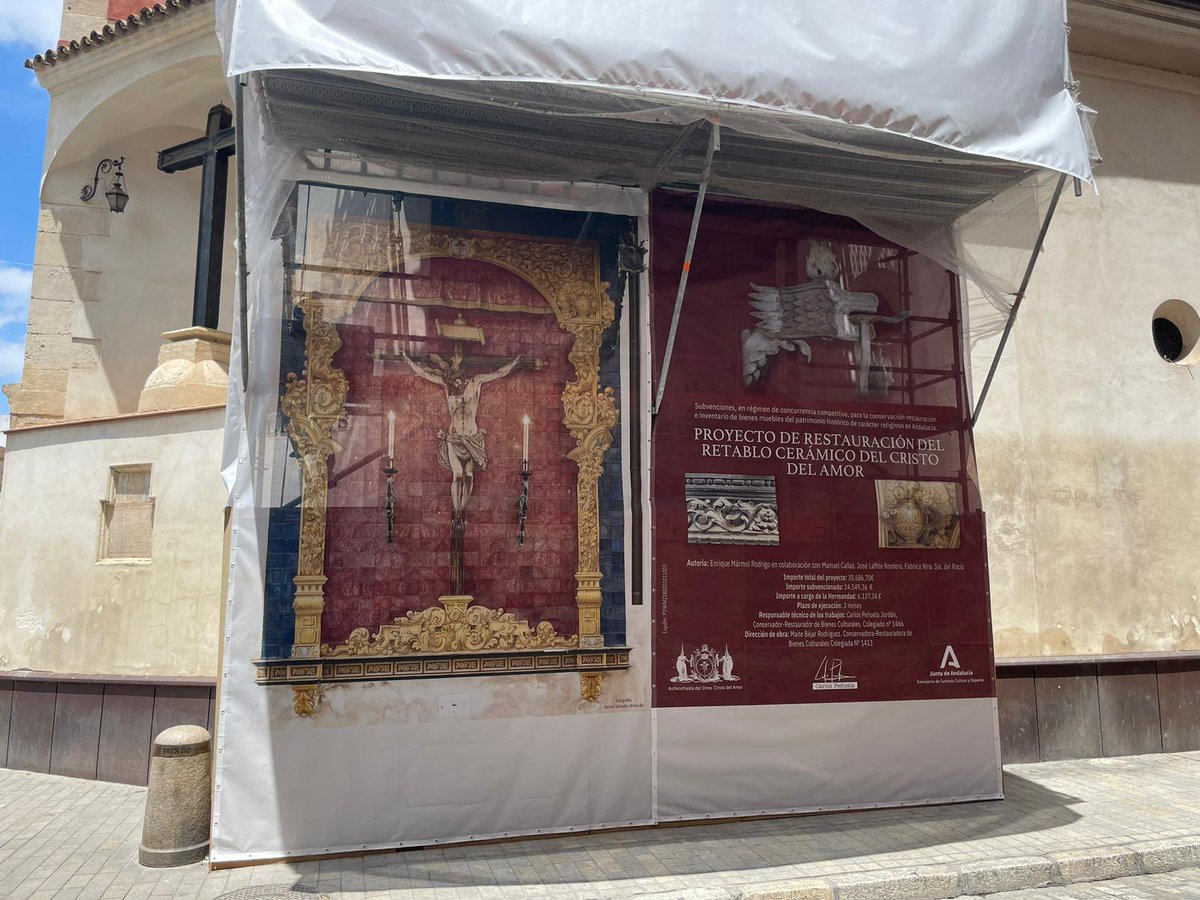 Carlospenjor's tweet photo. Hace unas semanas han dado comienzo los trabajos de restauración sobre el retablo cerámico del Cristo del Amor instalado en la calle Villegas, tareas que llevamos a cabo con la dirección de obra a cargo de la compañera Maite Béjar @Hdad_Amor #conservation #restauration #heritaje https://t.co/hW6gg32STW