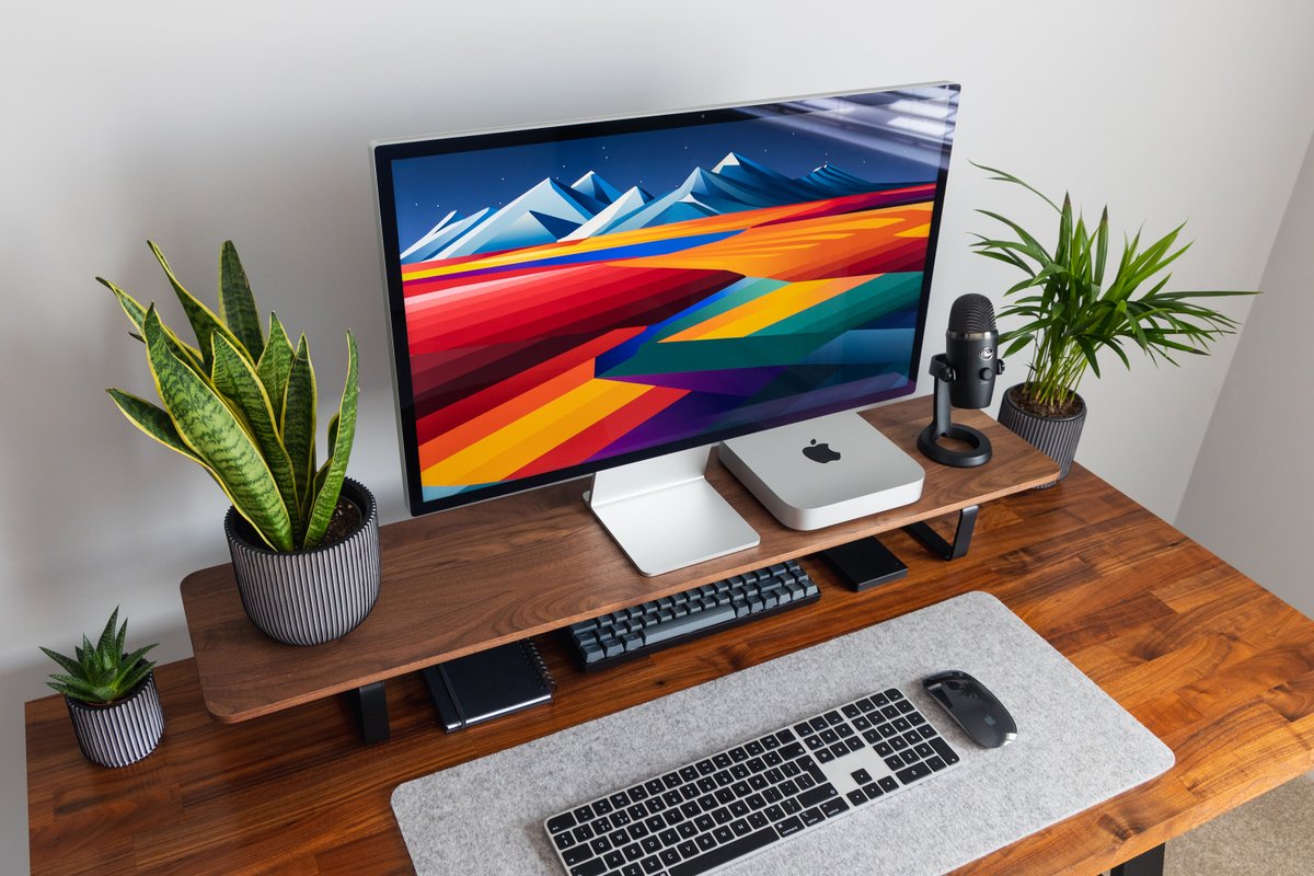 The desk setup looking clean with fresh wallpaper from @BasicAppleGuy 🔥

#DeskSetup #Apple #MacMini