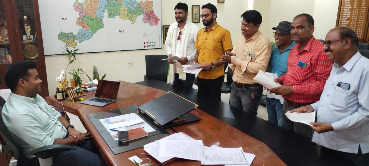 NavalSi11153221's tweet photo. @1stIndiaNews @DmJhalawar #jhalawar 
 @DmJhalawar 
बीएलओ कार्य से राहत मिलें,बीएलओ शिक्षकों को, https://t.co/RdvONygkT0