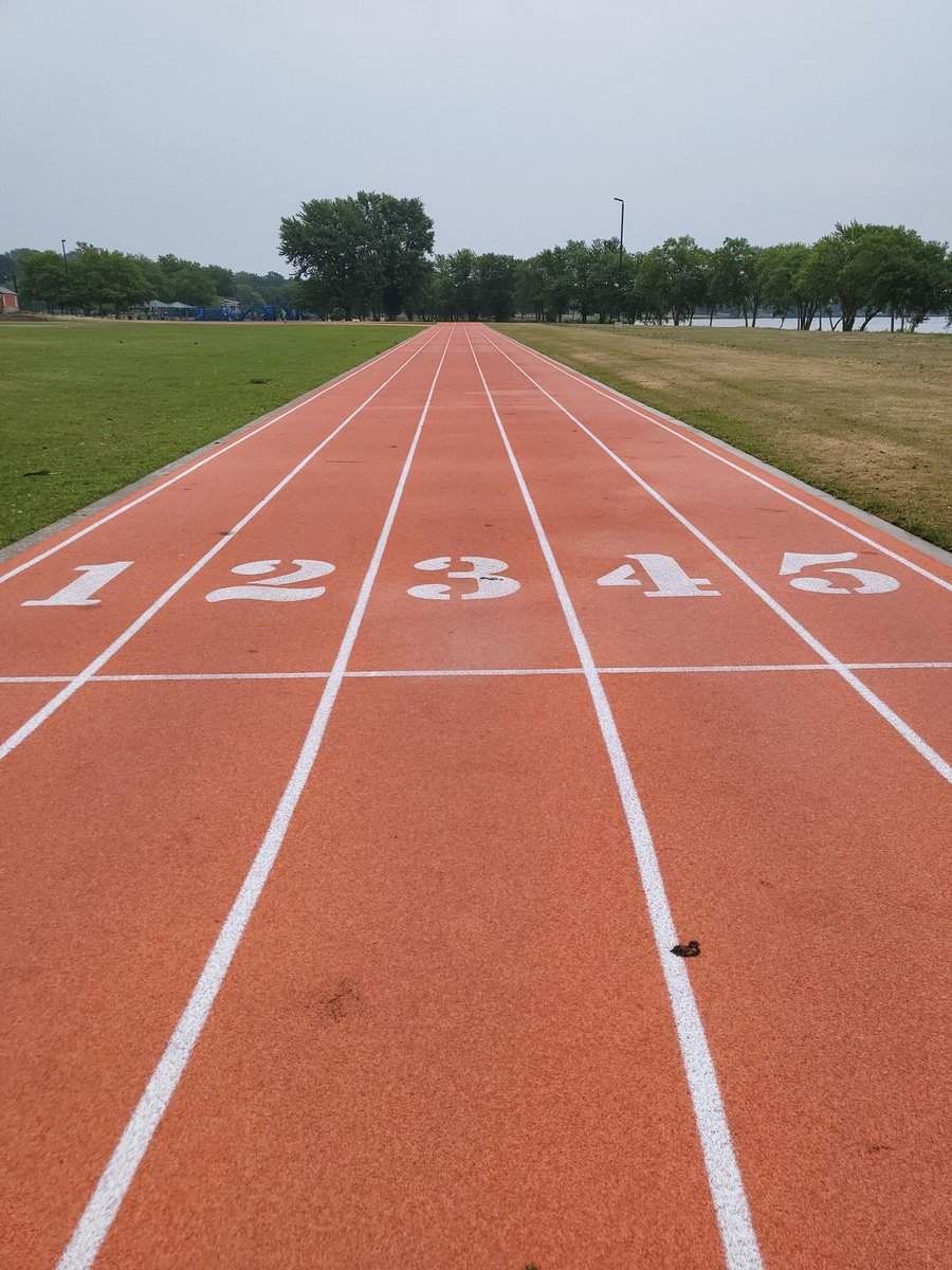 CKrazilegz82's tweet image. At the track 6x200 meters full speed #trackworkout