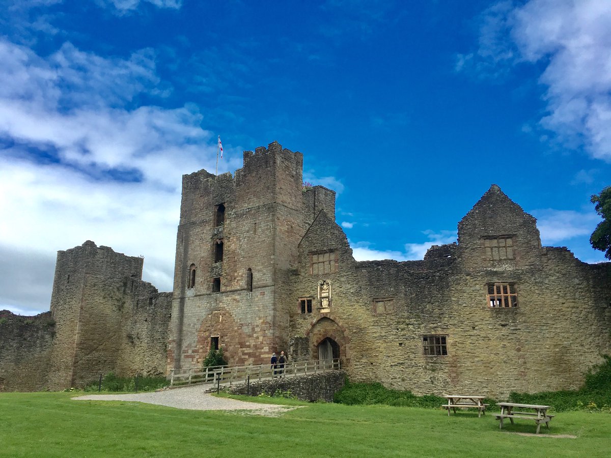 Another quick #MedievalMonday: Ludlow Castle. What a gem, jam packed with history and home to many of the great and good (and not so good) scions of the English medieval royal families