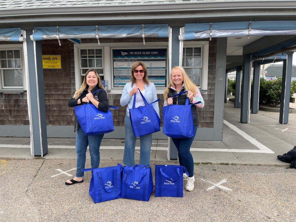 @alanadimario.bsky.social (@alanadimario) on Twitter photo Starting my week by giving the FIRST Meals on Wheels delivery to Block Island a proper send off on the ferry! So much gratitude to <a href="/MealsRI/">Meals On Wheels RI</a> for problem solving to make sure this essential service is available to Island residents! Starting my week by giving the FIRST Meals on Wheels delivery to Block Island a proper send off on the ferry! So much gratitude to <a href="/MealsRI/">Meals On Wheels RI</a> for problem solving to make sure this essential service is available to Island residents!