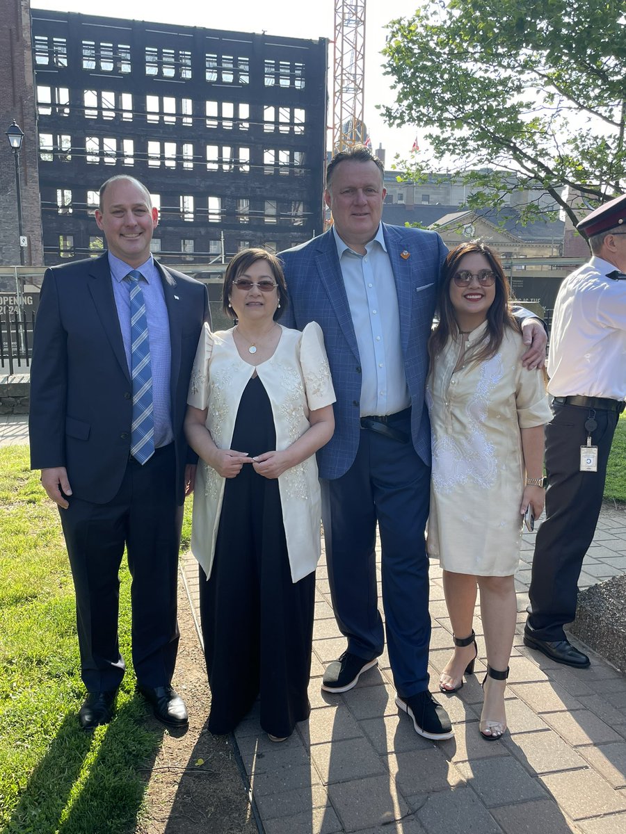 MikeSavageHFX's tweet photo. June is also Philippine Heritage Month. Today we raised the flag of the Philippines 🇵🇭 in Grand Parade to celebrate 125th anniversary of their independence. It’s is a pleasure to recognize this amazing community that contributes to our City’s diversity.#PhilippineIndependence https://t.co/vHqcSYEcO3