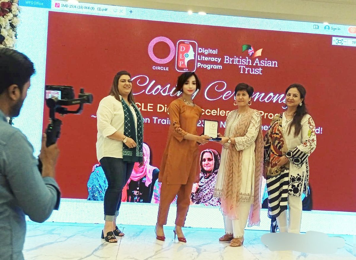 Zareen_Rajputt's tweet photo. Today I Recivied award from @CIRCLEwomen_ , That's Proud moment for Me 
" And special thanks to @CenterPink

#Translivematter
#multan 
#XboxShowcase 
#rp612fic 
#CycloneBiparjoy 
#TheIdolHBO 
#TonyAwards2023 https://t.co/5oGfQoLMJX