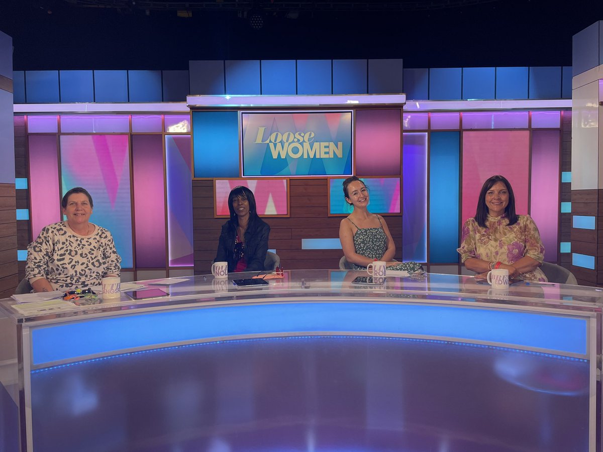 itsleepeart's tweet photo. Monday’s #loosewomen audience! https://t.co/vQZxIwg9DA