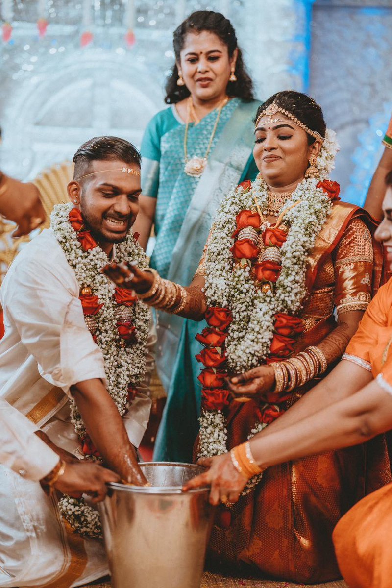 AndrewkoeStudio's tweet photo. “Let us fill our days with laughter and joy, you are my partner that i can always annoy.” 🤭

Embracing #lovemoments with Moshwini &amp; Sancheev
_______
#andrewkoestudio #malaysianwedding #weddingphotography #capturingemotions #tiethethali #thalimoments #weddingemotions https://t.co/nloiTL6PN3