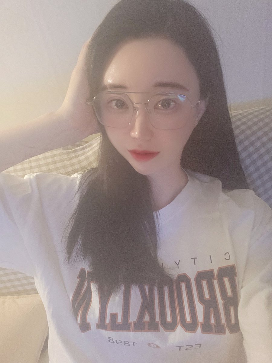 0Beige's tweet photo. #트랜스젠더 #쉬멜 #트젠 #강남 #강남쉬멜 #쉬멜트위터 #서울쉬멜 #역삽쉬멜 #스타킹 #쉬메일 #젠더 #shemale #섹트 #ladyboy #transgender #섹시녀 #훈녀 #청순녀 #유플 #레이디보이 #섹녀 #일탈 #젠더만남 #서울젠더 #강남오피 #쉬멜만남 #tg #팸돔 #sm #돔플

안경 잘어울림??  똑똑해보이지?!ㅋㅋ https://t.co/BMhVQ48PAQ