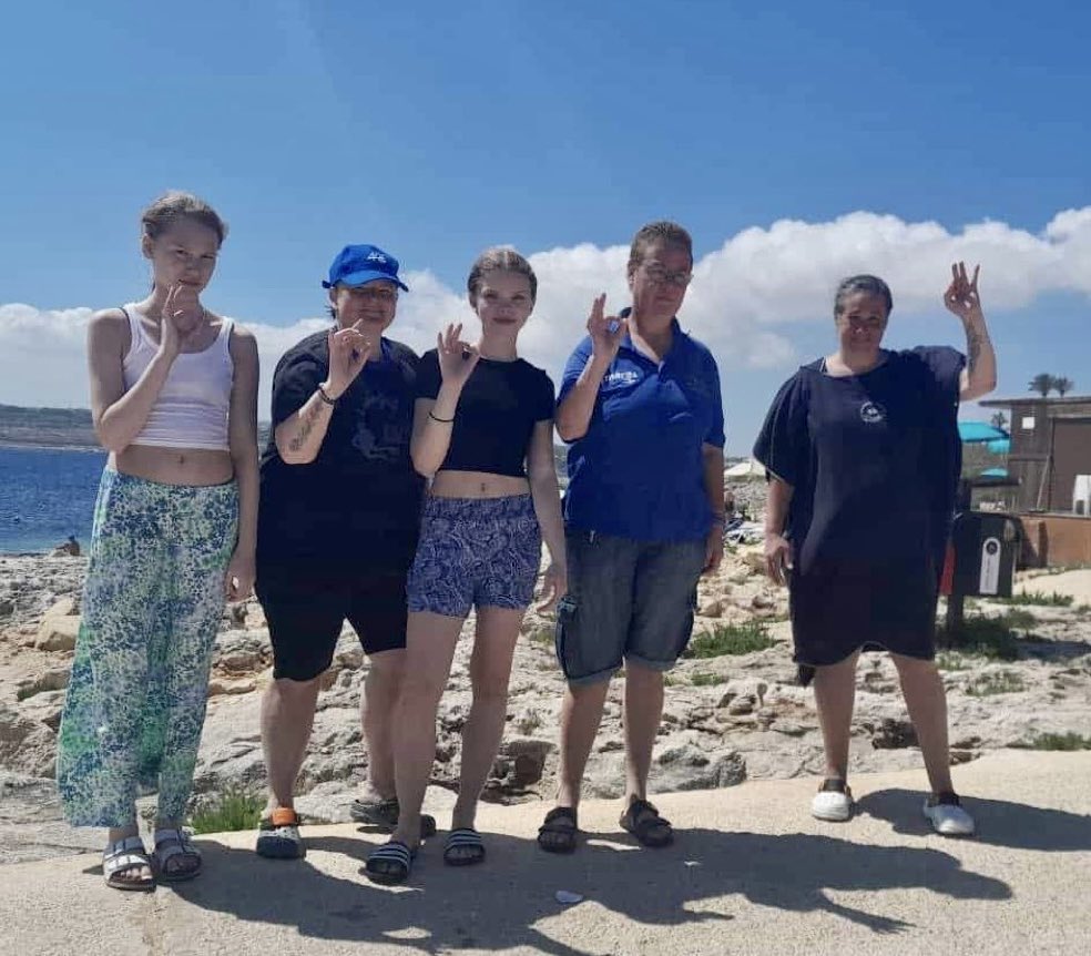 👌❤️🍀 „Our“ girls did really, really well! And they got out of the water with a huge smile! Fullscore for their first diving experience 👏
PS: This was our first time assisting a DSD course as well! 👌❤️🍀 
@NeptunesDiving #divemastersinthemaking
neptunesdiving.eu/blog/