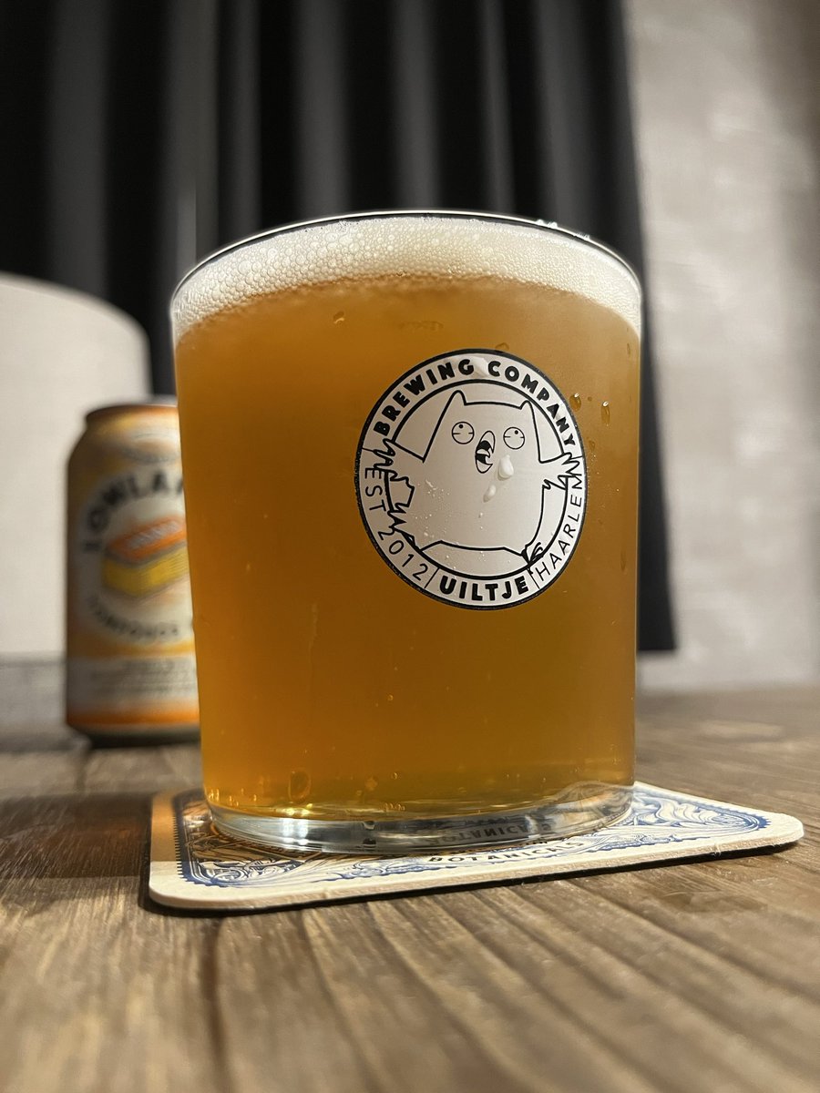 beer_telling's tweet photo. トンプースは通常ピンクなんだけど、年に一回キングスデーにだけオランダの国のカラーであるオレンジに染まる。今回はキングスデーに合わせて、このオレンジ版を意識したIPA!
クリーミーに、お菓子っぽいオレンジの香りとバニラの甘さ。なるほど、安いケーキみたい笑
#クラフトビール #Lowlander https://t.co/fI9BuZ3vka