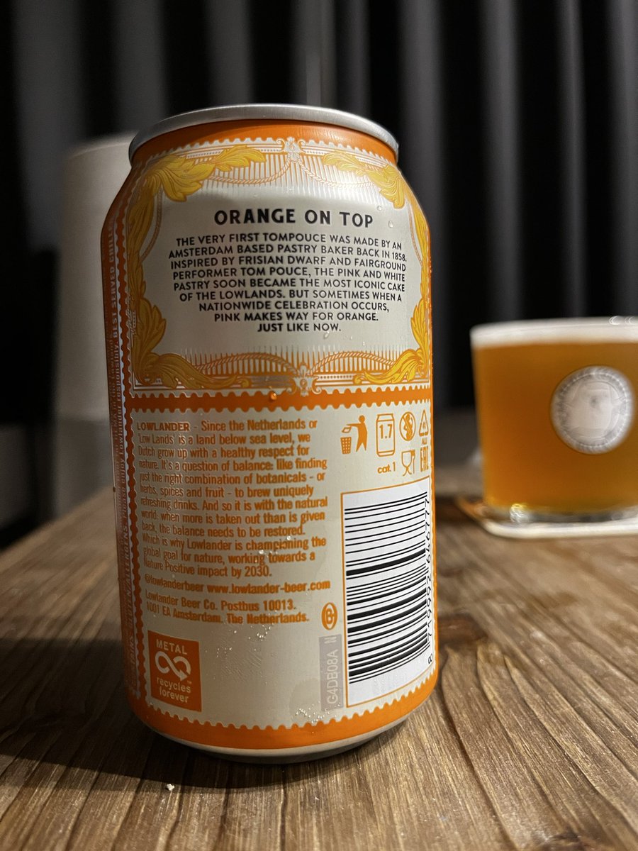 beer_telling's tweet photo. トンプースは通常ピンクなんだけど、年に一回キングスデーにだけオランダの国のカラーであるオレンジに染まる。今回はキングスデーに合わせて、このオレンジ版を意識したIPA!
クリーミーに、お菓子っぽいオレンジの香りとバニラの甘さ。なるほど、安いケーキみたい笑
#クラフトビール #Lowlander https://t.co/fI9BuZ3vka