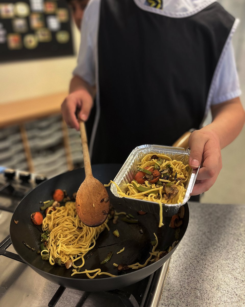 🌱🍜 Our Year 8 students kickstart Healthy Eating Week with an epic veggie stir-fry & noodles! Let's make healthy eating #ForEveryone! 🥦 @NutritionOrgUK #HEW23 #HealthyEatingWeek
