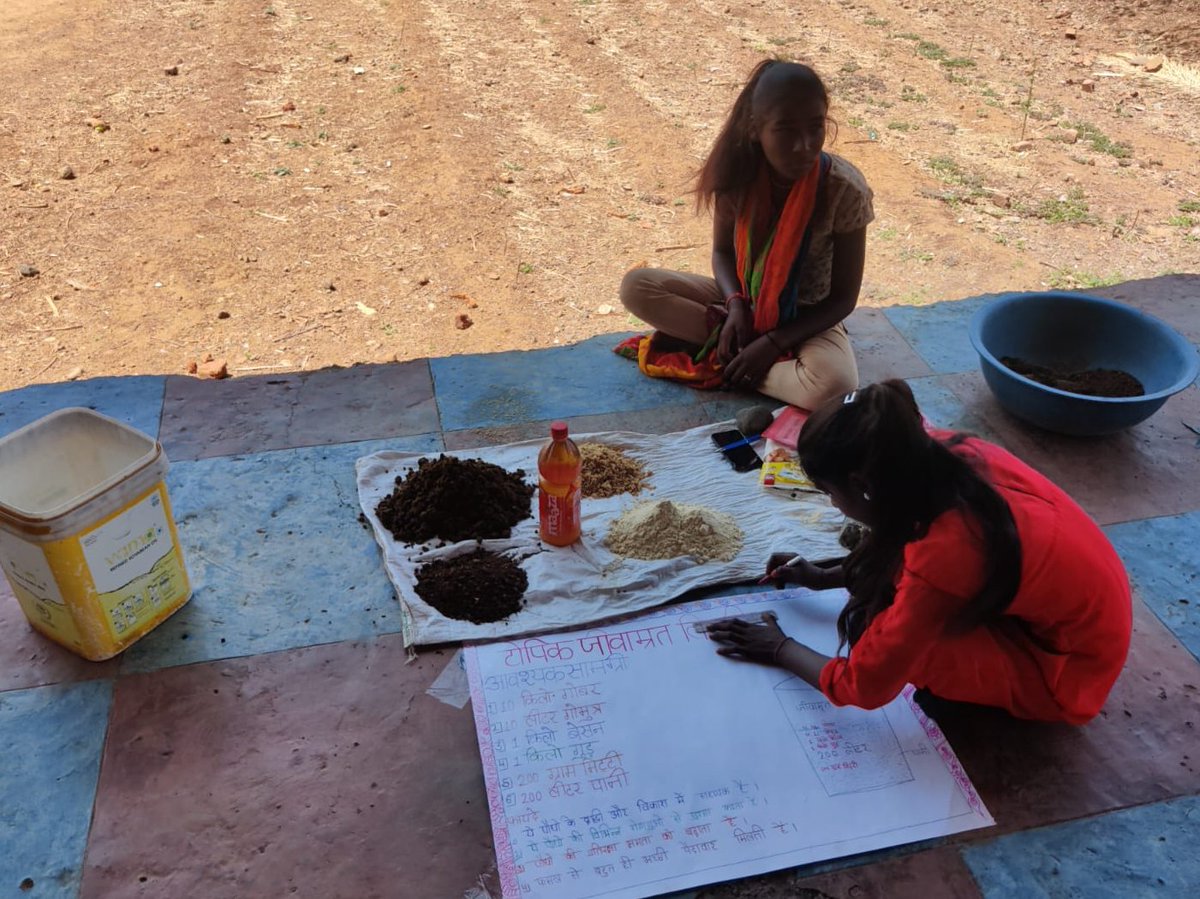 GggiIndia's tweet photo. A 2-day exciting youth cadre workshop with class training & on-field demonstrations for 50 participants was organized under #NLRP. Each youth in turn will train more locals of the catchment community to adopt sustainable agri practices benefitting the soil, water & human health🍀 https://t.co/EyMdEXisQn