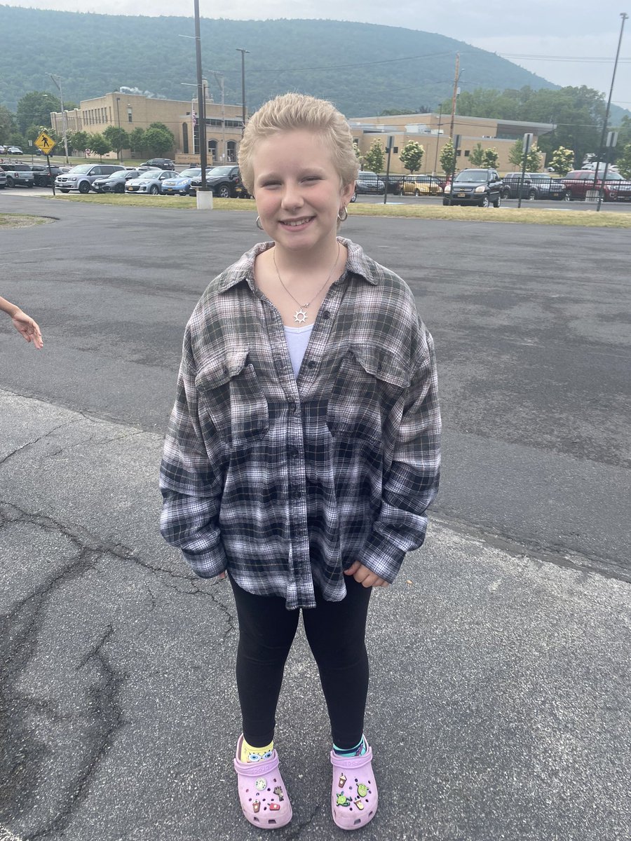 Today we celebrate Violet! Violet is intelligent, confident, and a wonderful friend! #naplescsd 💚