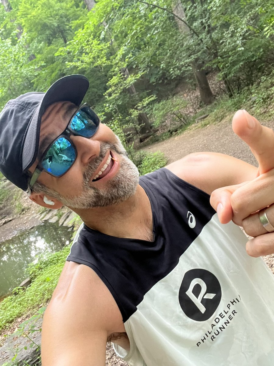 Reppin’ #Philly #Runners on #DC #trails early on a #Monday.  Crush the day! 🙌🏽