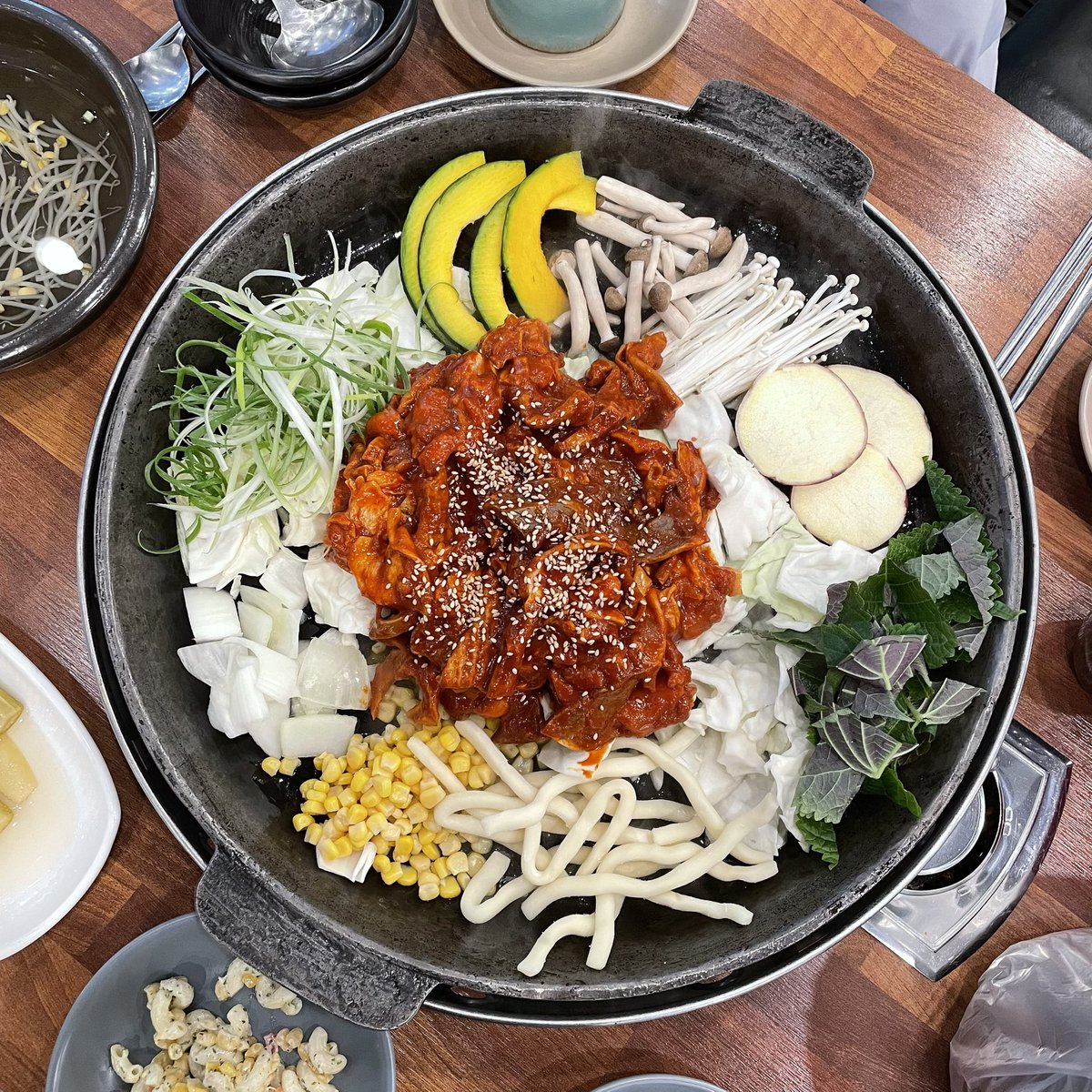 다율이 🇰🇷 tweet media