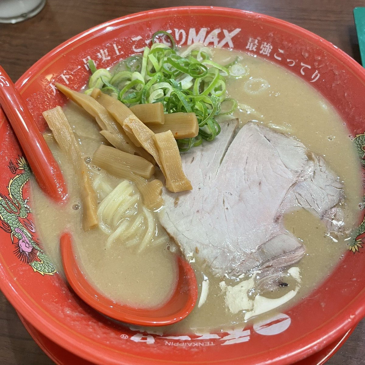 tatsuopt's tweet photo. 天下一品で今日から全店舗開始のこってりMAX https://t.co/BpnQ8Iu46L