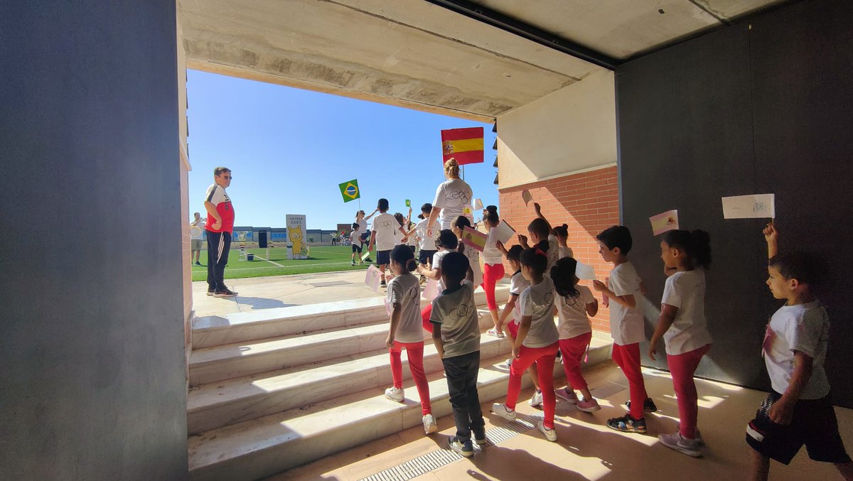 PCivilElEjido's tweet photo. 🤾‍♀️🏋️‍♂️Preventivo el pasado Viernes en el Estadio de fútbol de Santa Maria del Aguila "Mini Olimpiadas", con los alumnos de infantil del CEIP. Santa Maria del Águila.🚸 https://t.co/Ke51ZOd0YC