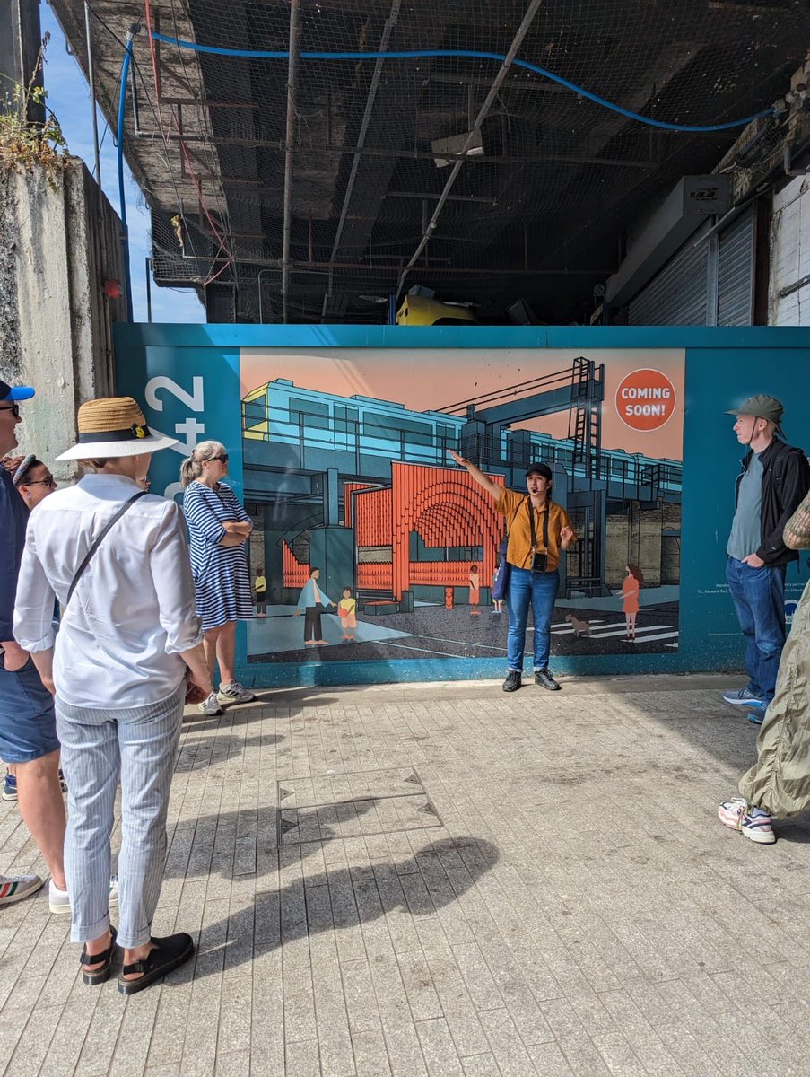 🌞Beautiful day yesterday for @speak_history’s fascinating Art and Architecture Walking tour of #Battersea and #NineElms ending at @BatterseaPwrStn! ✨Book now to take the tour on 13, 15, 17 or 23 June: bit.ly/WAF_BatterseaA…