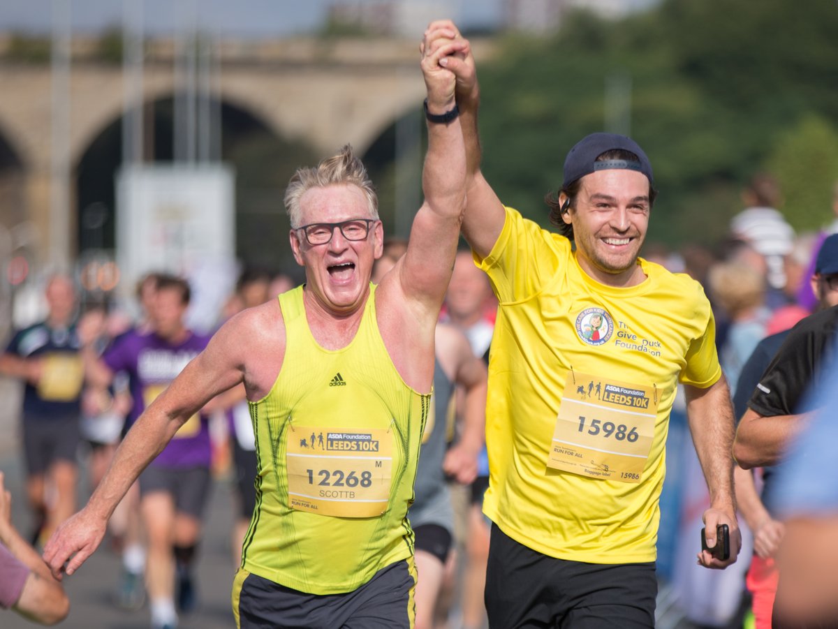 giveaduck_uk's tweet photo. 😍 Leeds 10K memories...oh how we love this event!
📢 📢 Shout out to everyone taking part in the Leeds 10K today!
🙌 We're cheering you on all the way.
💧Drink plenty of water today, it's a hot one!
#GiveADuck #childhoodcancer #ChemoDuck #Leeds10K #thankyou @runforall https://t.co/W1QsiL7Gco