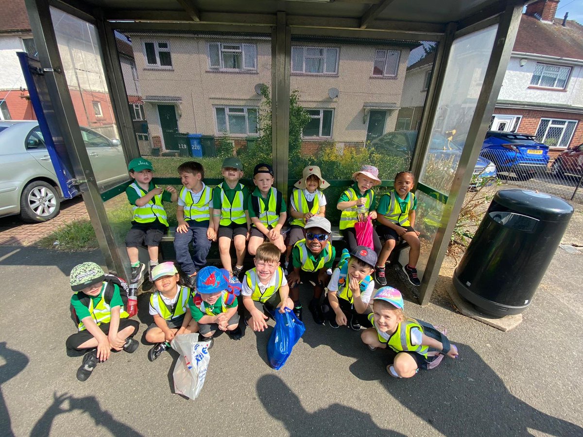 DGFSchool's tweet image. Reception really enjoyed their trip around Windsor today! #schooltrips #ourlocalarea