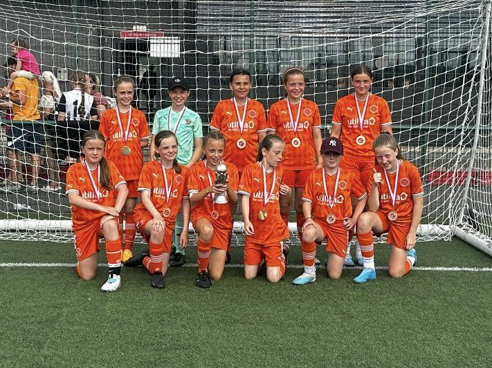 🏆 Congrats to our u11s for winning the Poolfoot Tournament u11s Plate Final this weekend!

We are delighted to see the girls finally get something for their hard work and effort throughout the season, which saw us walk away with the win after a tense penalty shootout 👏🏼🧡
