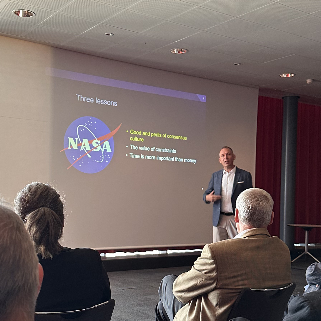 Incredibly insightful presentation by  <a href="/Dr_ThomasZ/">Thomas Zurbuchen</a> about <a href="/NASA/">NASA</a>'s decision processes within a consensus culture. I'd so love to map their organization with <a href="/PeerdomOrg/">Peerdom</a> one day!