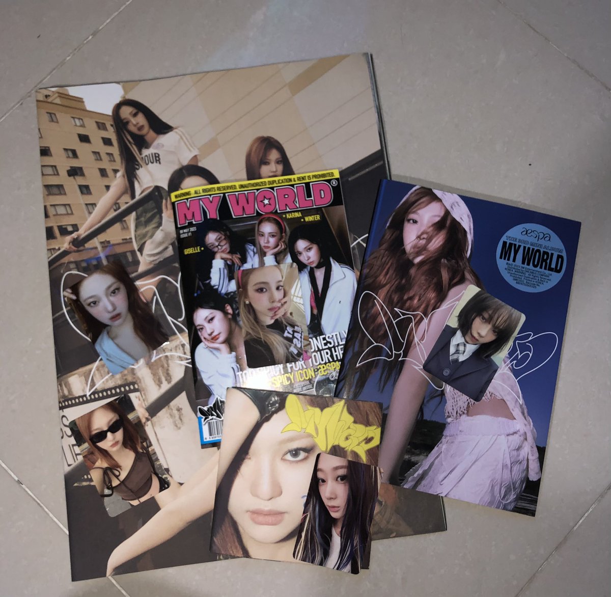 rangrangie's tweet photo. OT4 pulls!! Thanks @seoul_stop 🤍🩵 https://t.co/CXYB6zDyKh