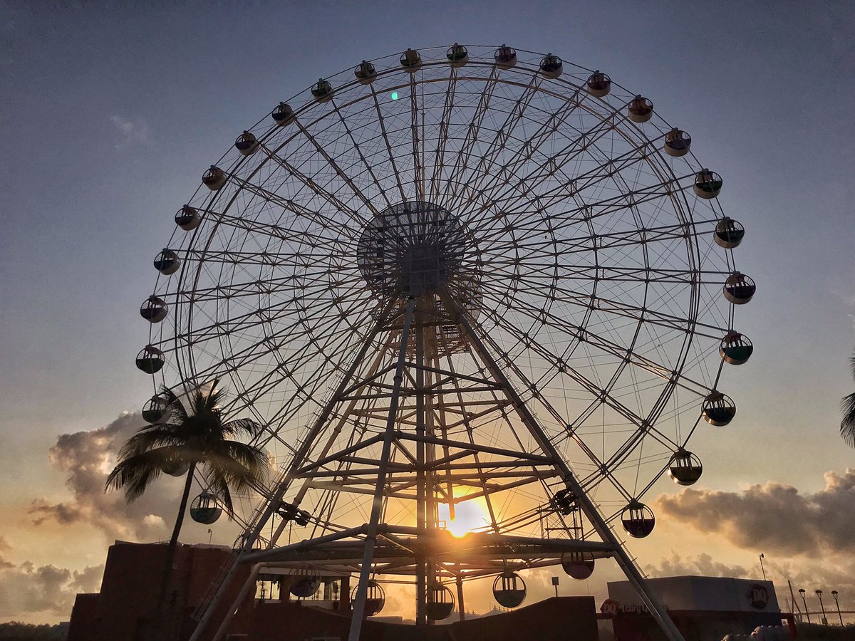 Turismo_Tampico's tweet photo. ¡Qué tengan un excelente inicio de semana laboral!

A partir del mediodía la temperatura se mantendrá en 32°, a cuidarnos del sol. 

#tampico #turismotampico #tampicoinspira #tampicobicentenario #tampicohermoso #descubretampico #tampicocultural #tampicolotienetodo https://t.co/jr2RP09nIn