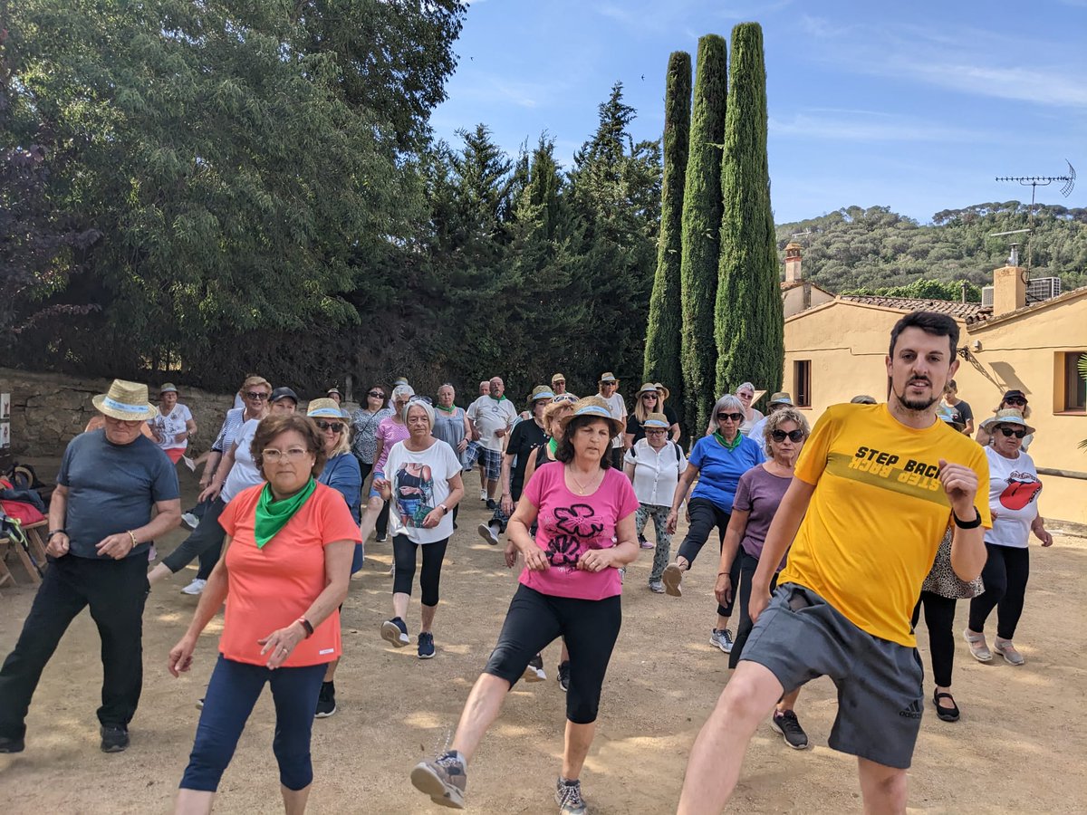 ccmaresme's tweet photo. El #maresme segueix sumant passes contra els maltractaments.
Un 👏👏 per a totes les persones que heu participat a la gran caminada que s'ha fet a @dosrius.
#15J Dia Mundial per a la presa de consciència sobre l'abús i el maltractament a les persones grans. https://t.co/lNYn8itV0o