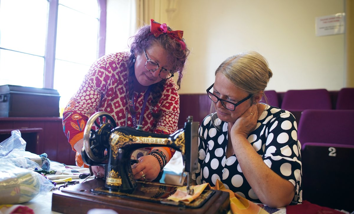 WovenInKirklees's tweet photo. Please come along, join us, and get stuck in to a roadshow near you: https://t.co/B5magLUEIa

Thanks to @heritagefunduk for their support and funding for #MissiontoMend

📸 @BOKEHGO 

🪡 https://t.co/FuRvwGi4T0