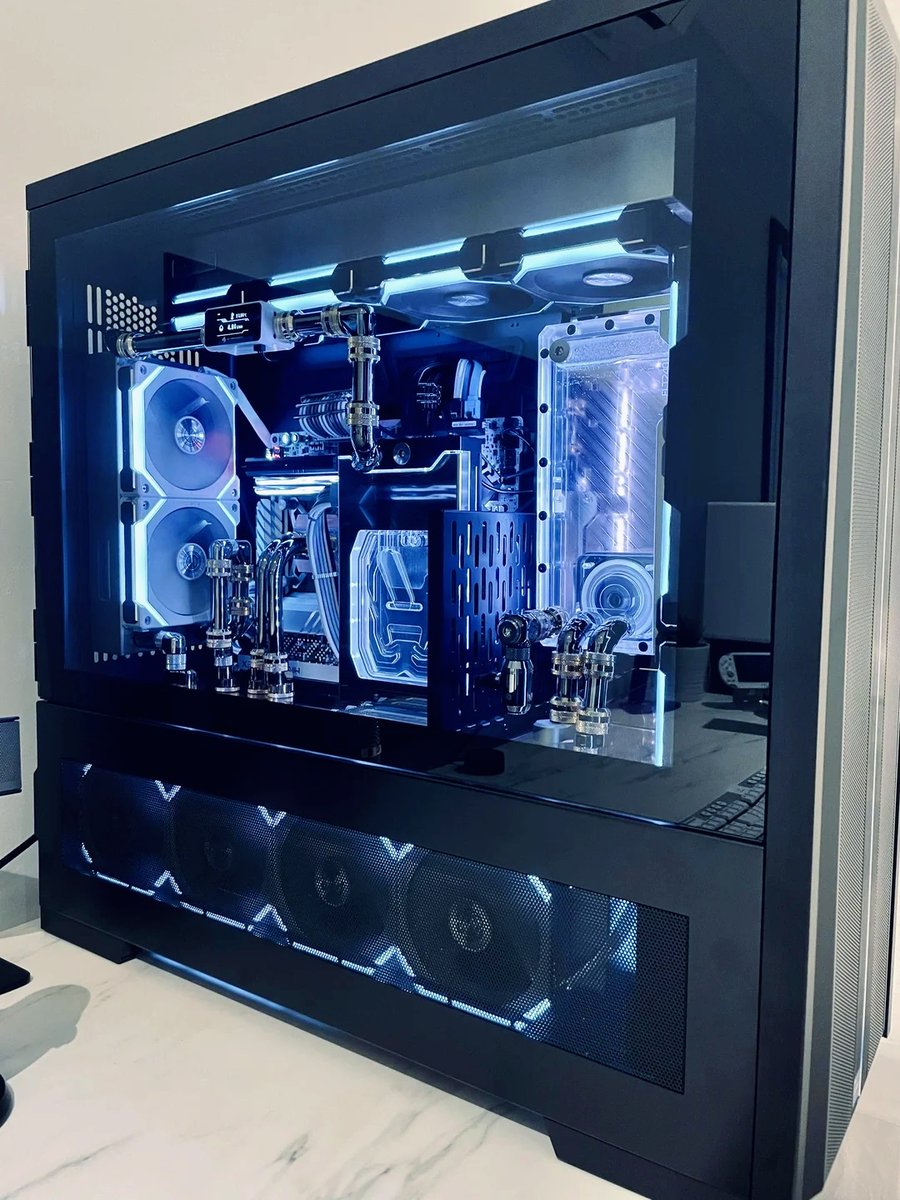 Looks are important and so is performance. Check out this custom build! 

cr. u/Vatican87

#pc #pcgaming #gamingcommunity #pcgamer #gamingsetup #gamingpc #pcmasterrace #pcsetup #rgb #pcbuild #pcgram #pcbuilding #watercooling #cooling