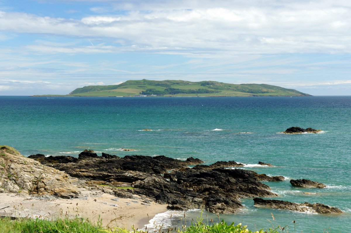 Did you know that Lambay Island may be barely three miles of the east coast of Ireland, but it retains an air of inaccessible mystery. When WB Yeats visited the island, he compared his experience to landing on a South Seas island for the first time. #islandlife #uncorktheunique