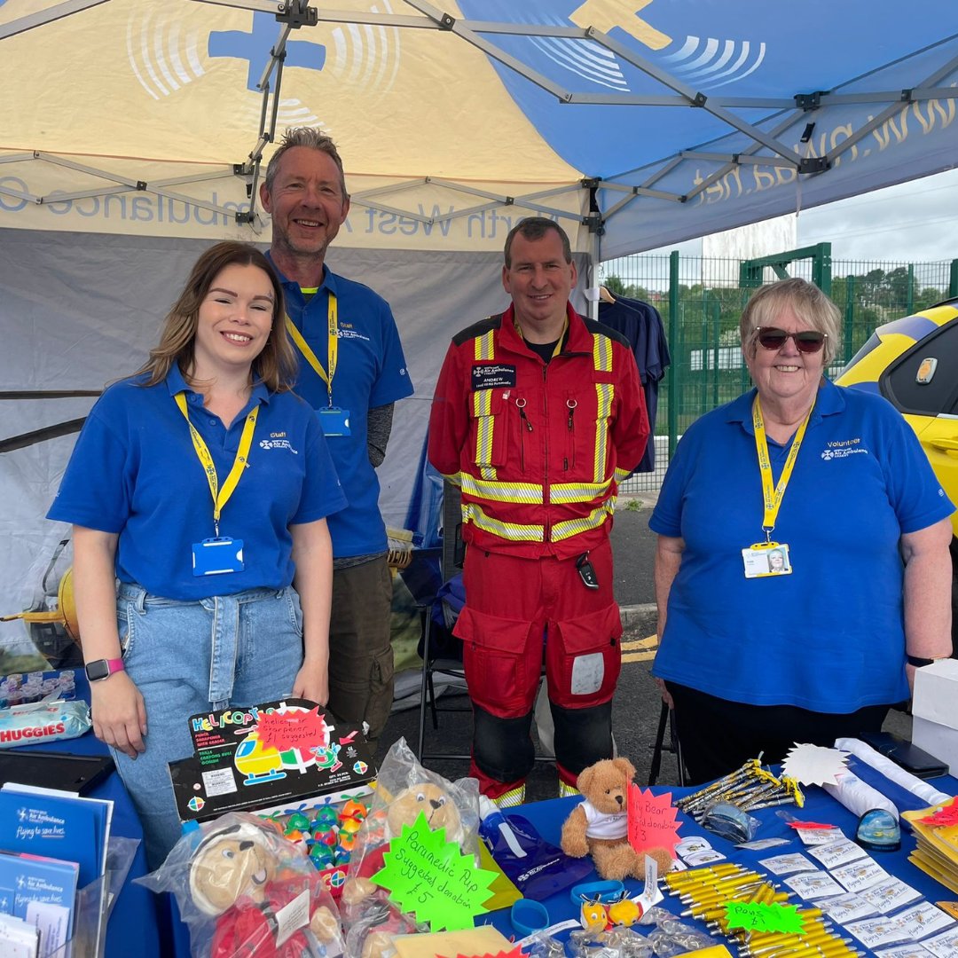 NWAirAmbulance's tweet image. Check out these #NWAAmazing photos of our team at Pendle Powerfest! It looked like it was a fantastic event, and we were so pleased to be a part of it 🚁

#NorthWestAirAmbulance #EmergencyReponse #CriticalCare #PendlePowerfest