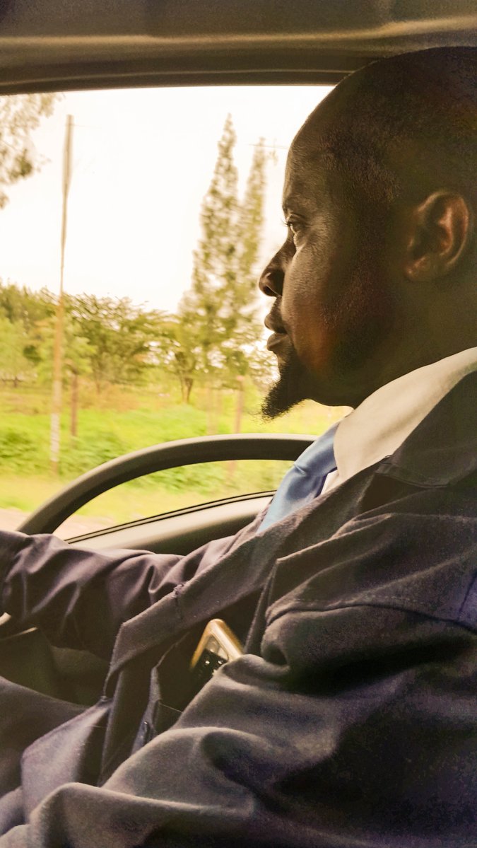 HeyPowwater's tweet photo. Daily on the grind. Masaa ni ya kazi. ✊

#truckdriver #cleanwater #cleanwaterdelivery https://t.co/lxU8xW9AHQ